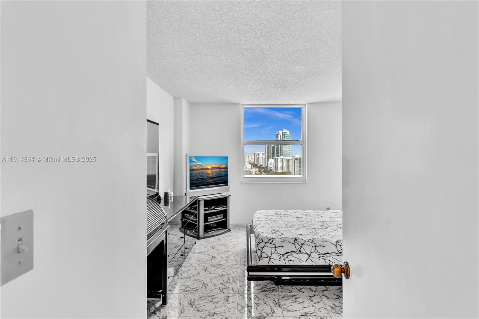 1865 S Ocean Dr # 19E