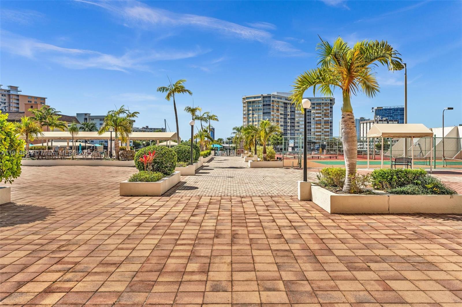 1865 S Ocean Dr # 19E