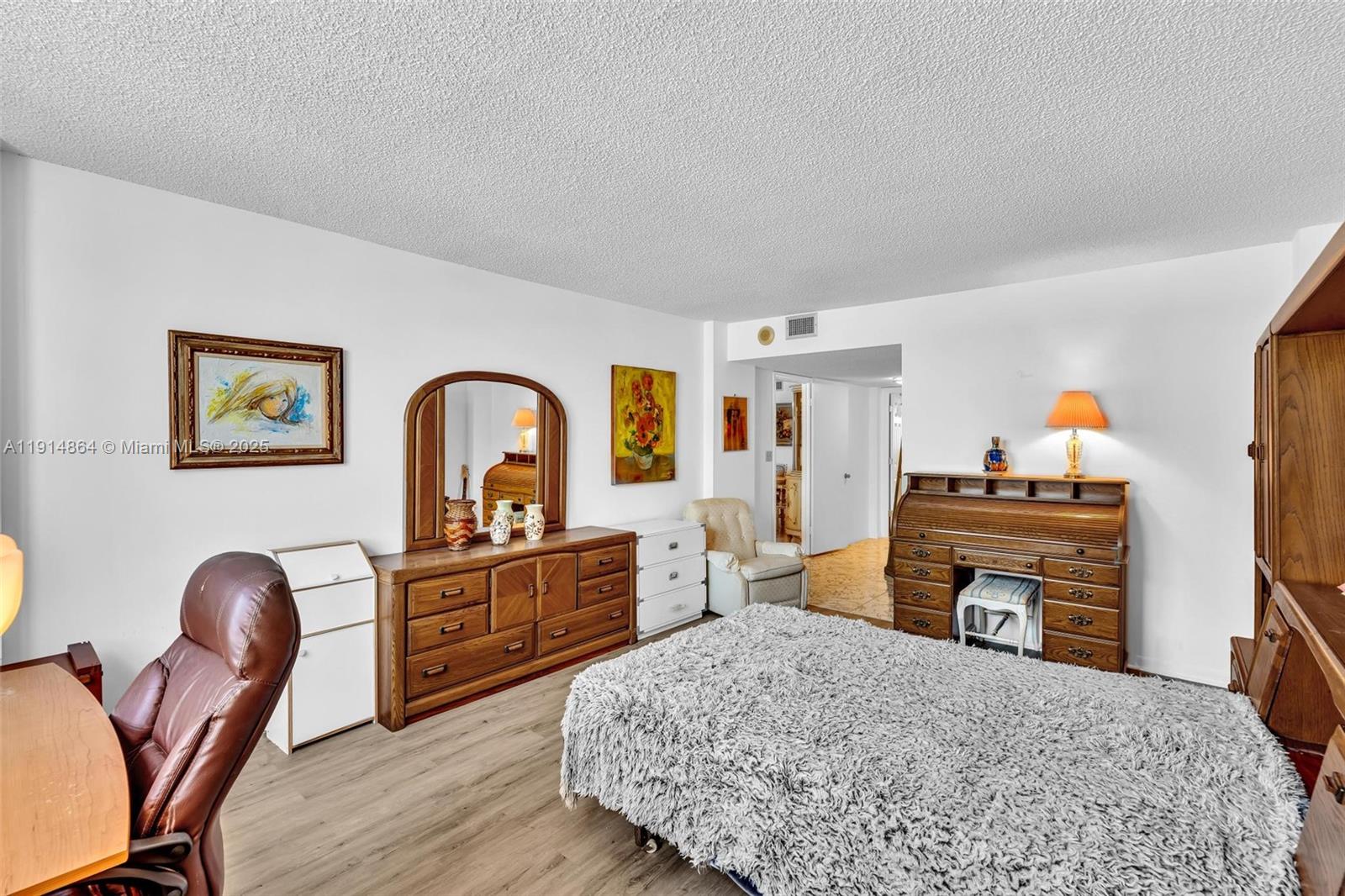 1865 S Ocean Dr # 19E
