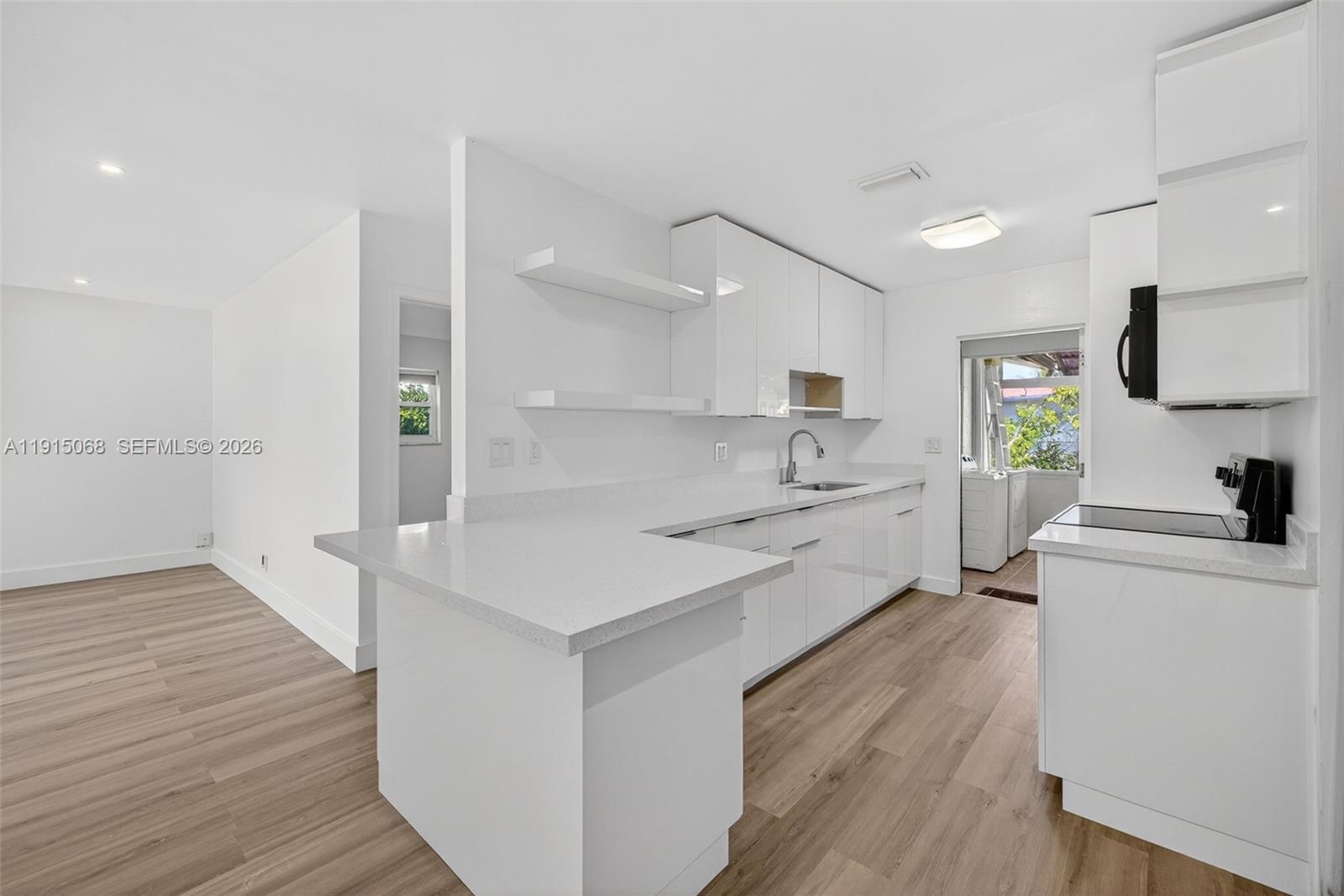 11301 NW 39th St Unit: W