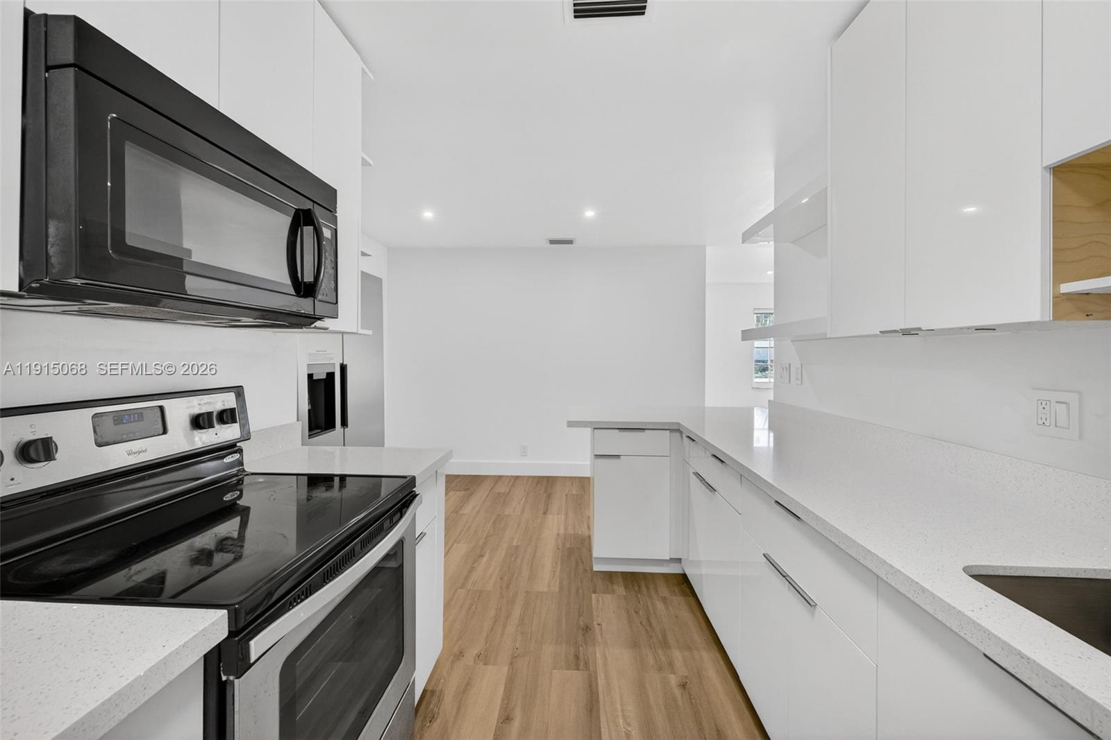 11301 NW 39th St Unit: W