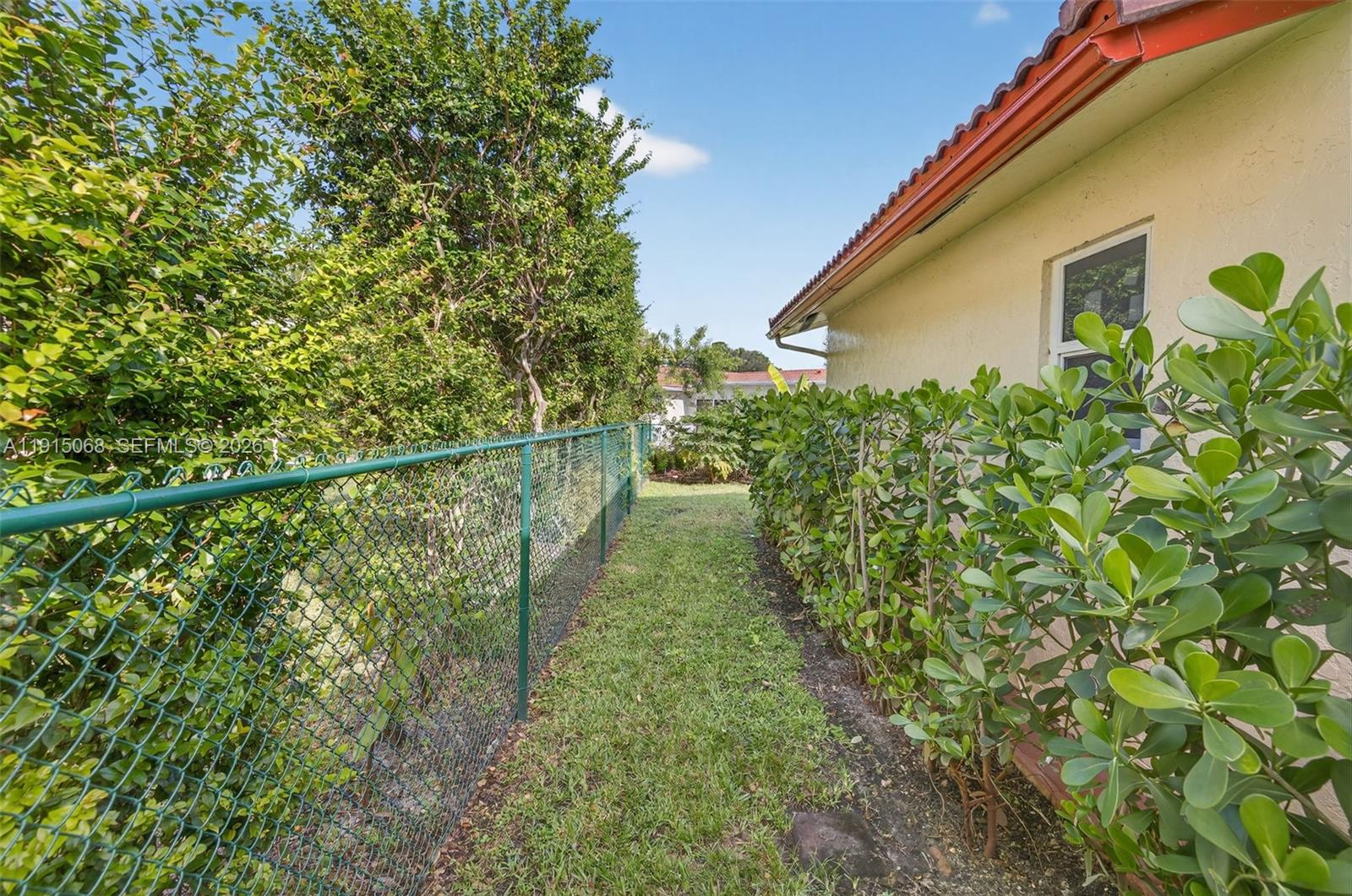 11301 NW 39th St Unit: W