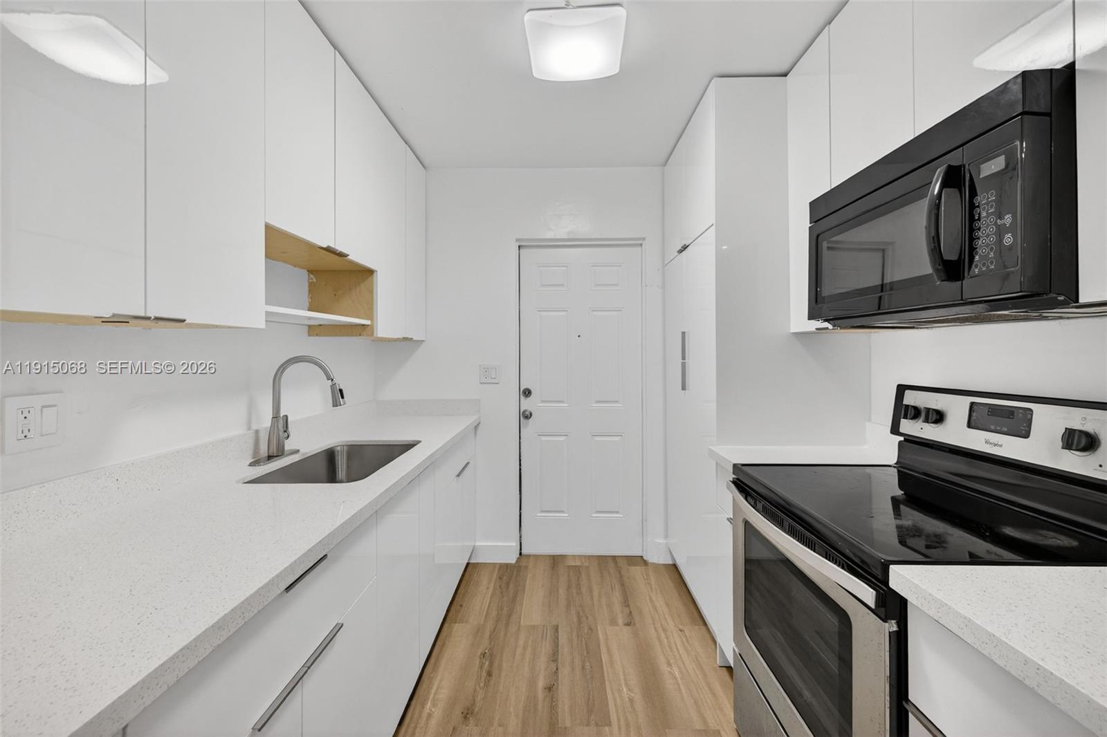 11301 NW 39th St Unit: W