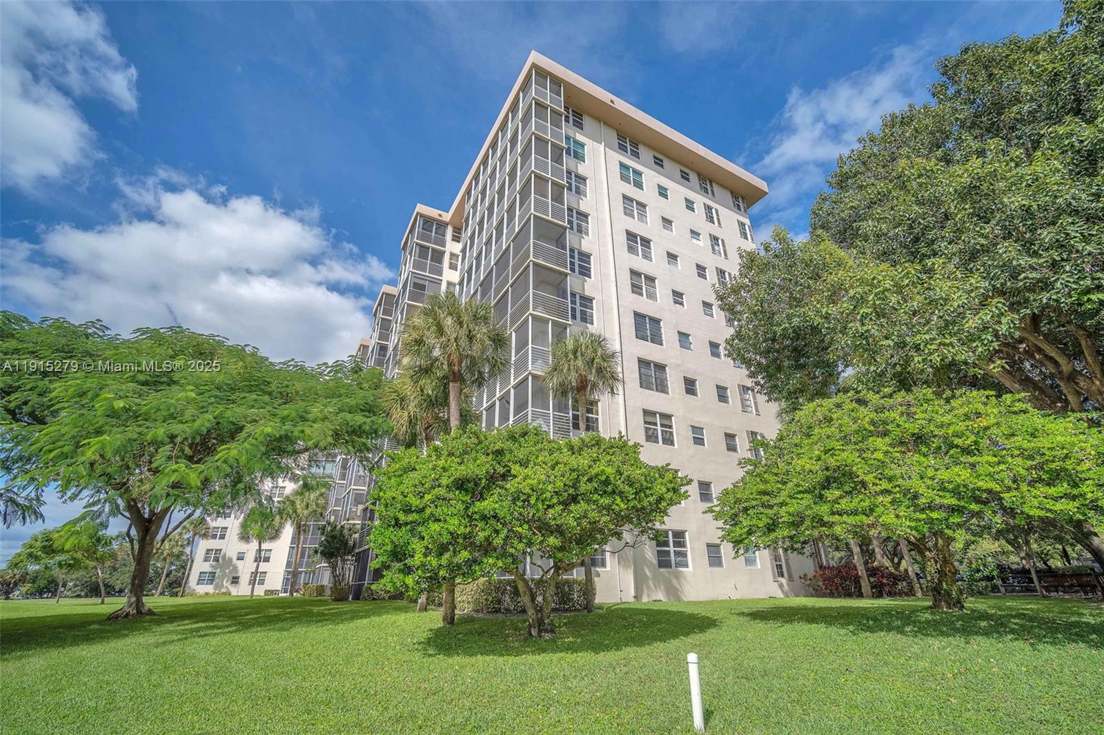 3507 Oaks Way # 906