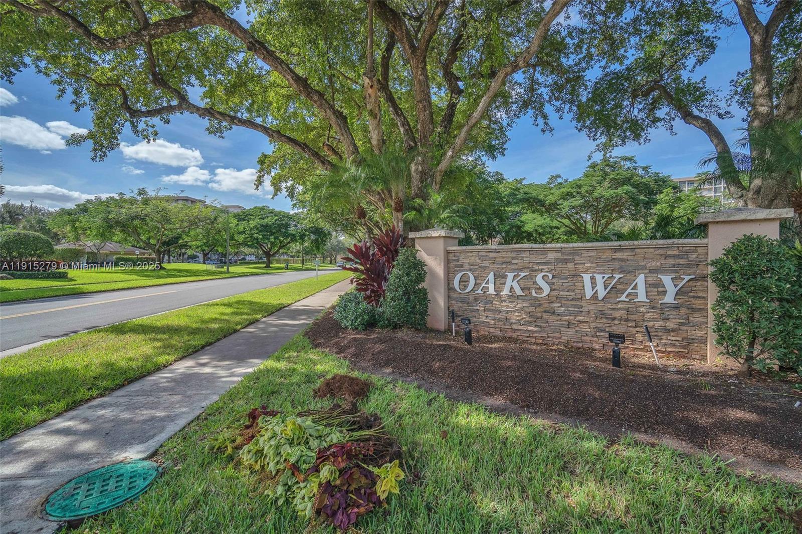 3507 Oaks Way # 906