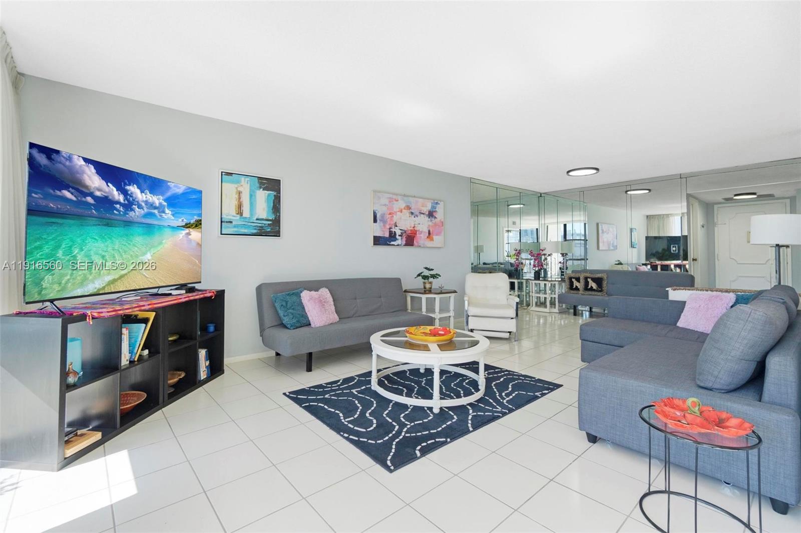 1000 Parkview Dr # 518