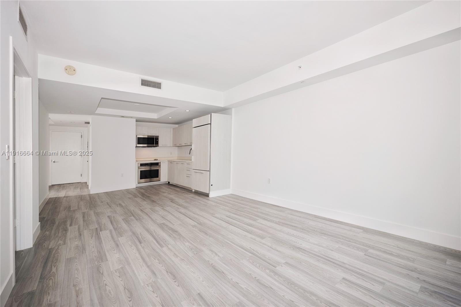 45 SW 9th St # 1504