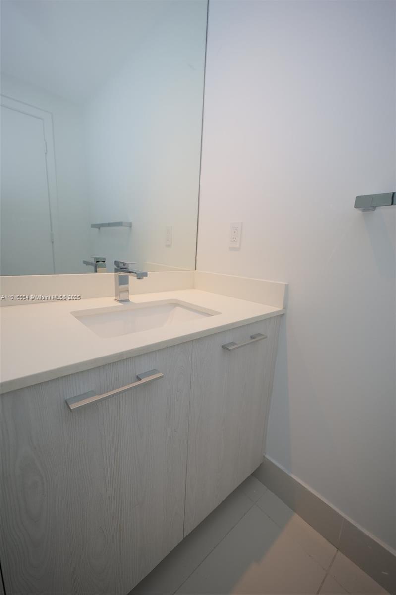 45 SW 9th St # 1504
