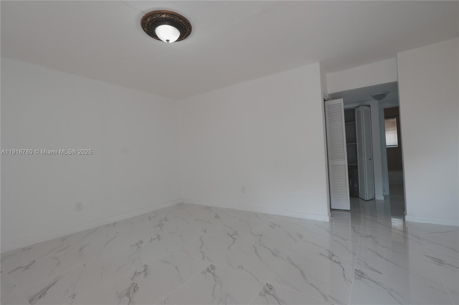 1245 W 24th St # 210