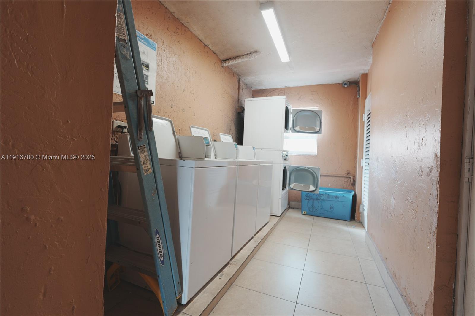 1245 W 24th St # 210