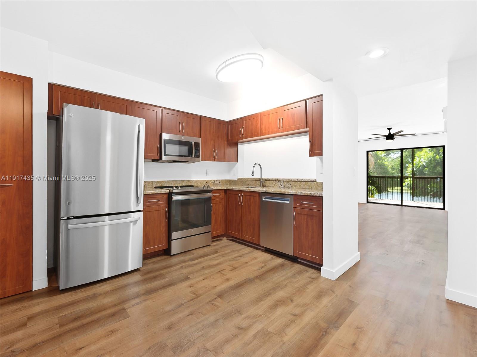 2202 S Cypress Bend Dr # 204