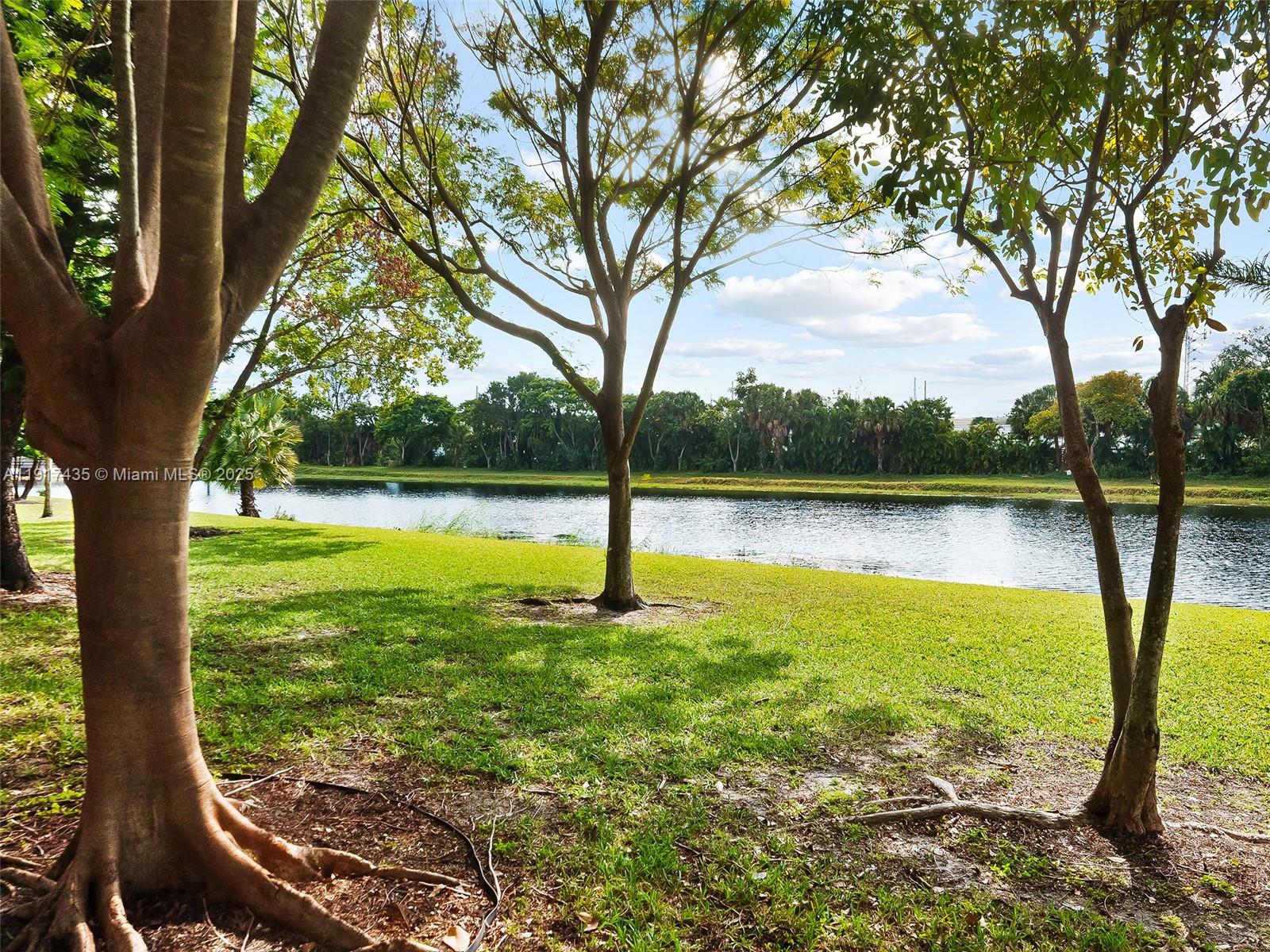 2202 S Cypress Bend Dr # 204