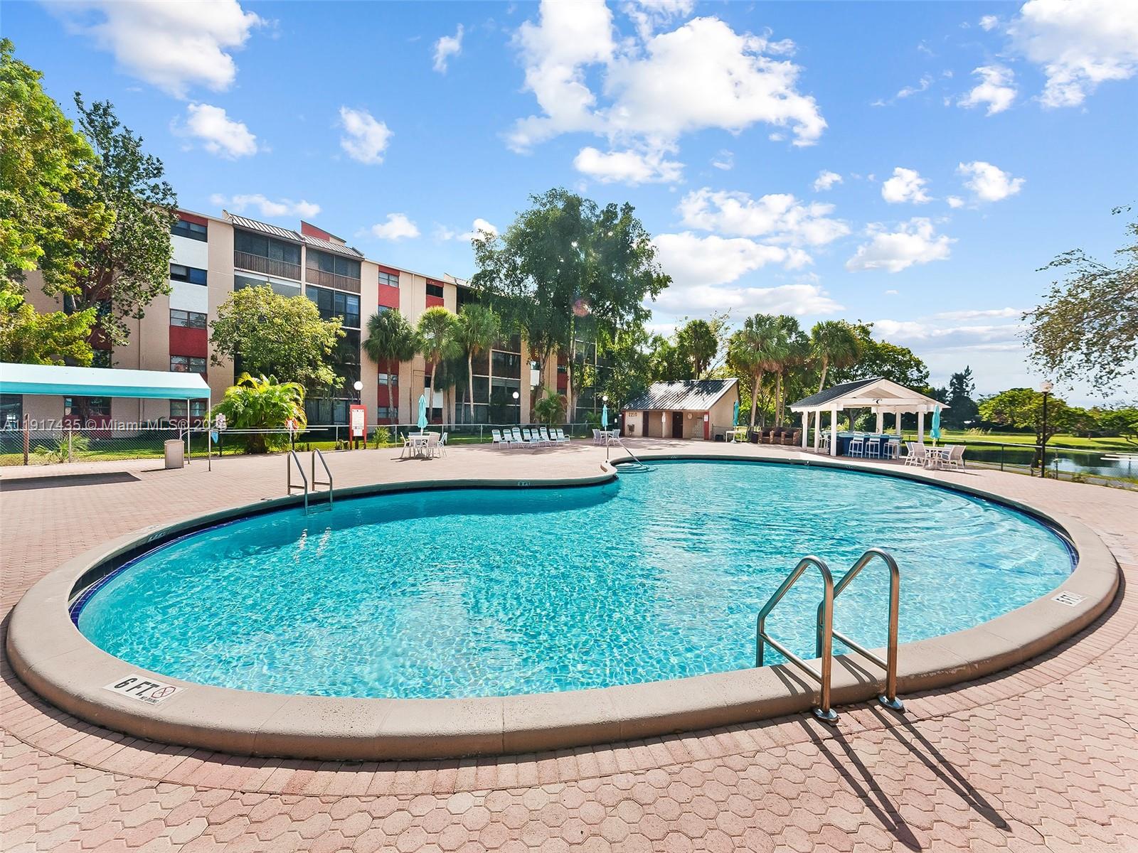 2202 S Cypress Bend Dr # 204