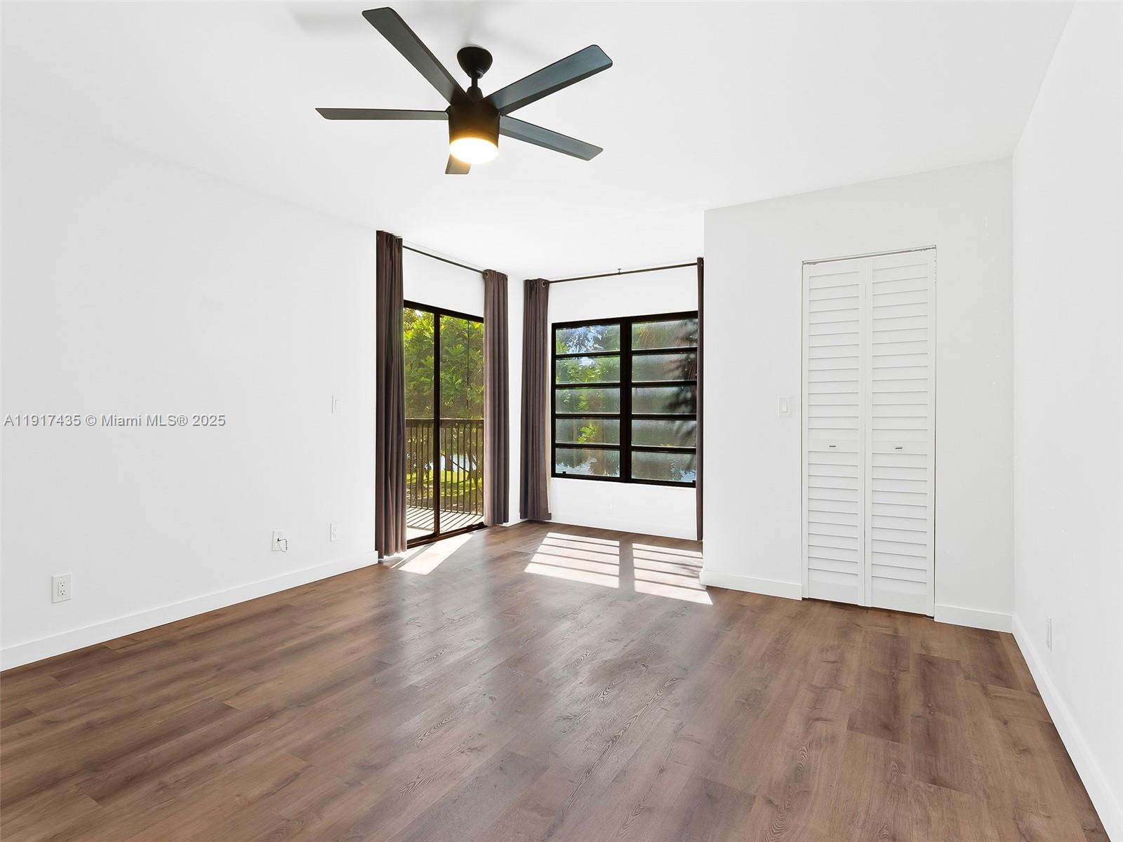 2202 S Cypress Bend Dr # 204