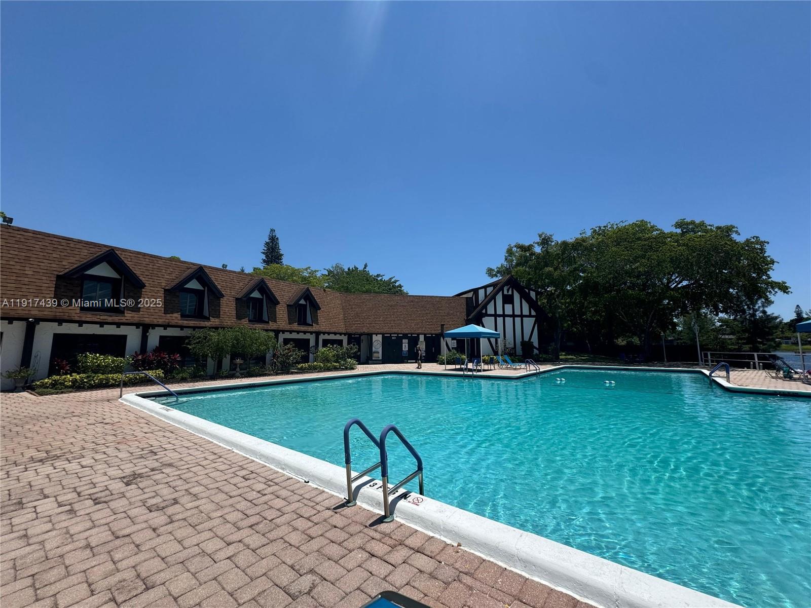 3730 Inverrary Dr # 3U