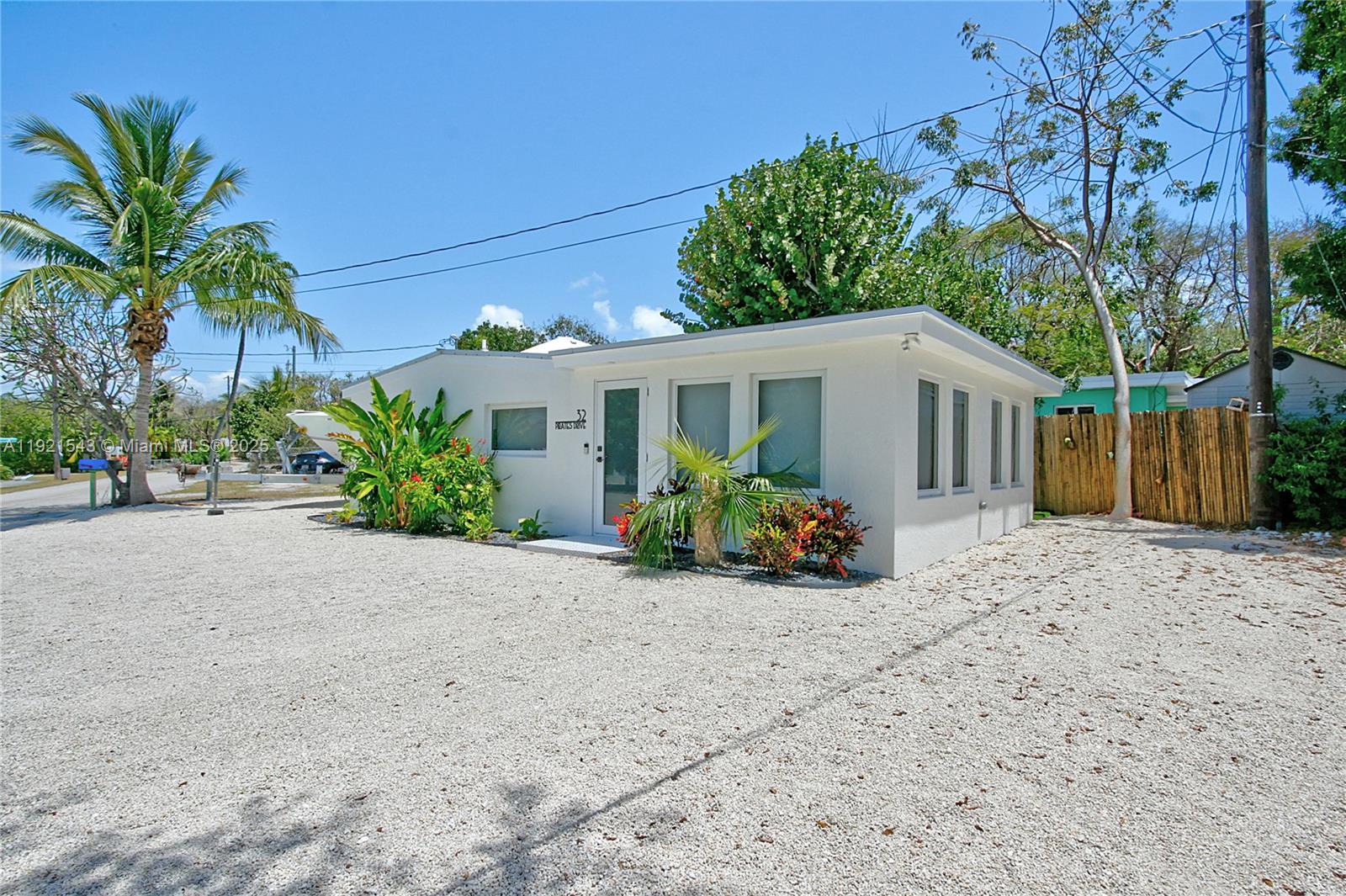 32 Pirates Dr