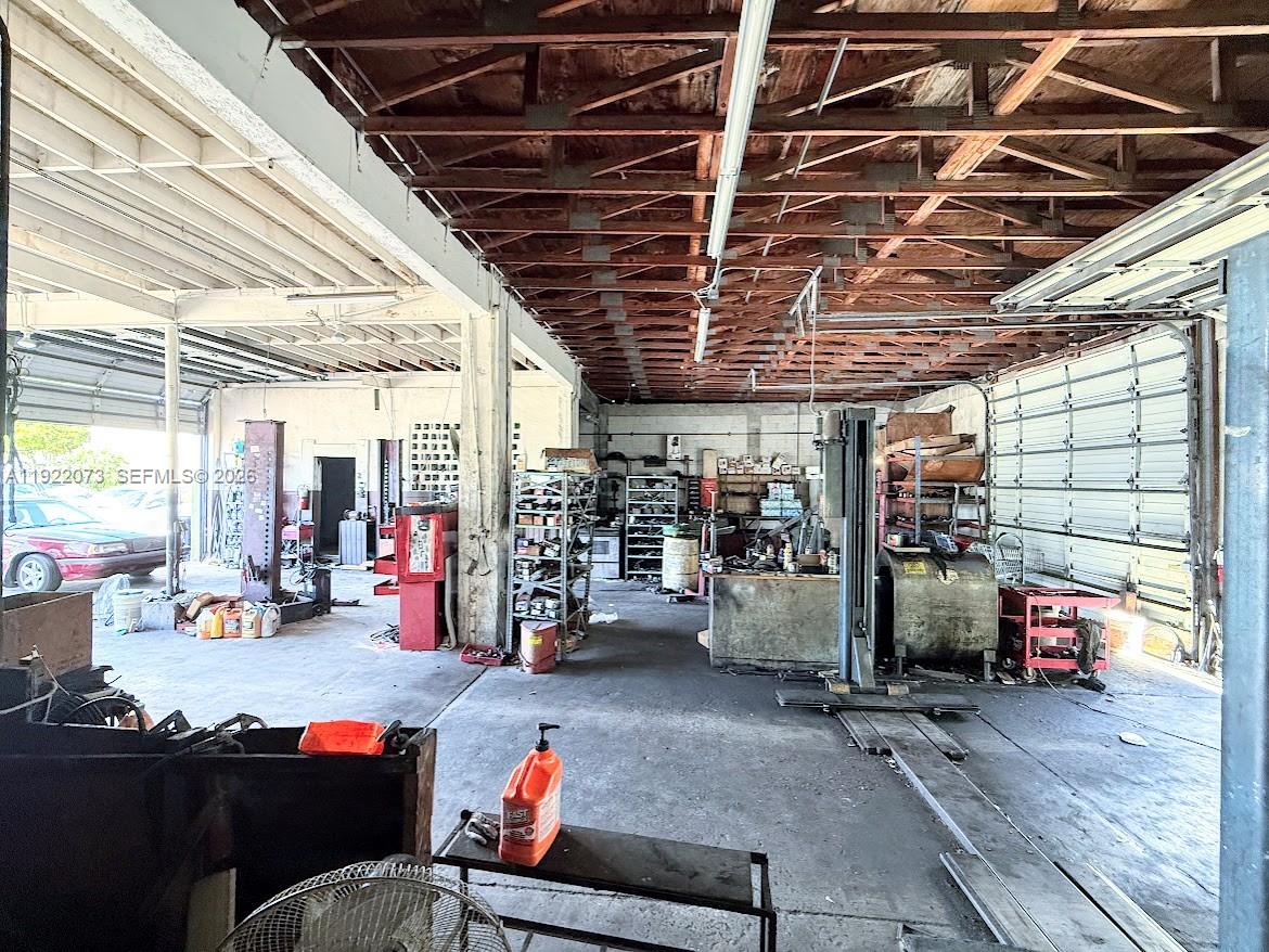 11851 W Dixie Hwy