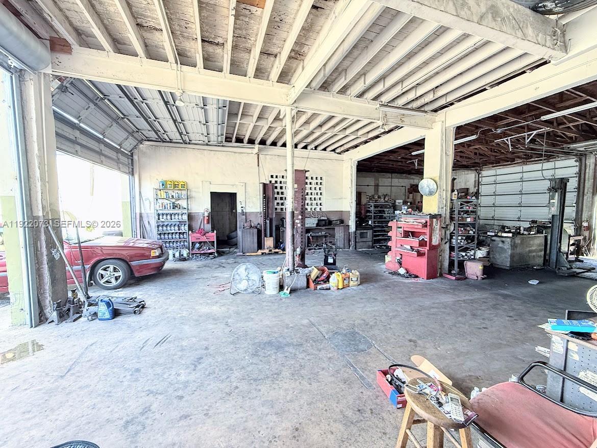 11851 W Dixie Hwy