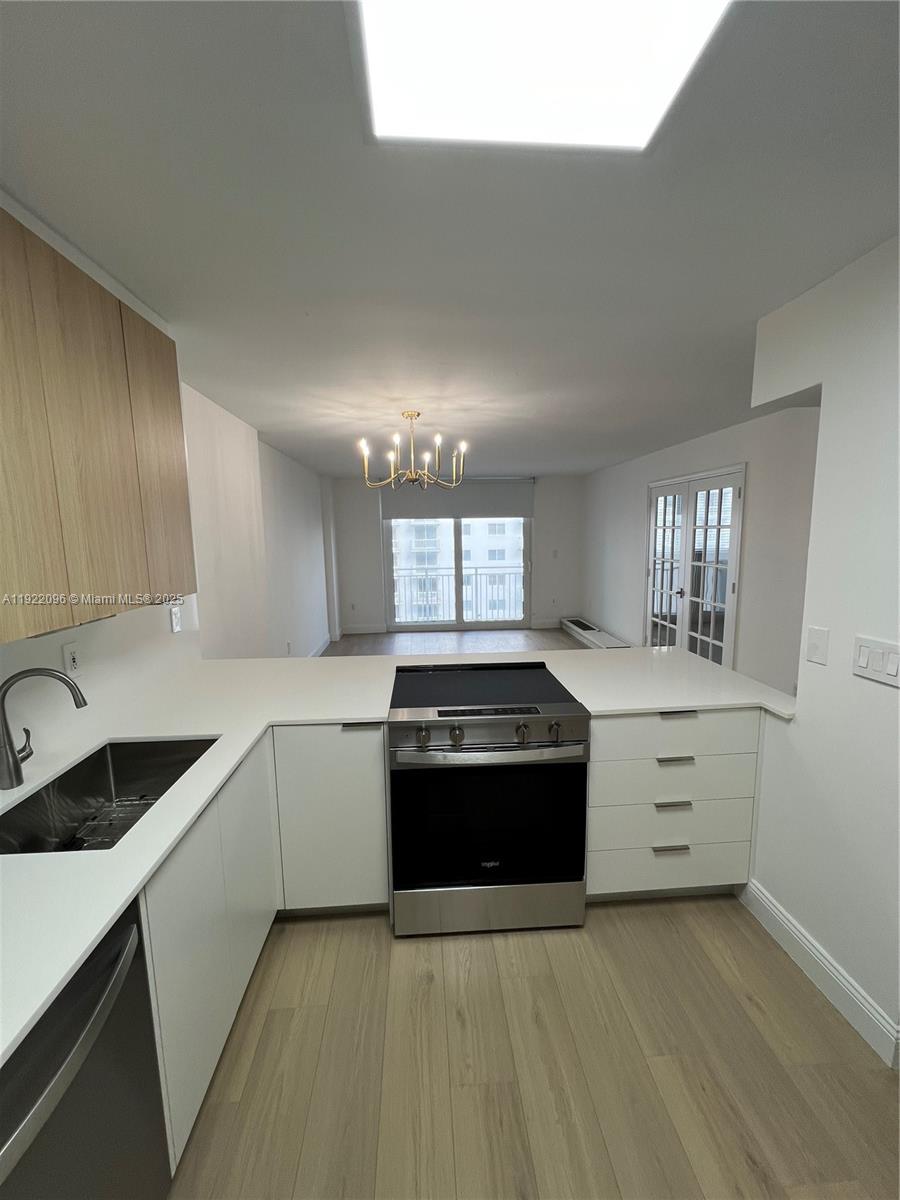 345 Ocean Dr # 523