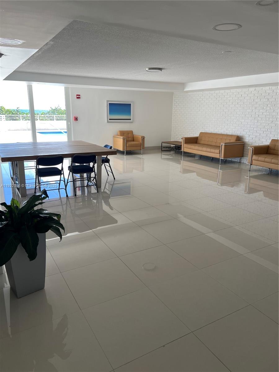345 Ocean Dr # 523