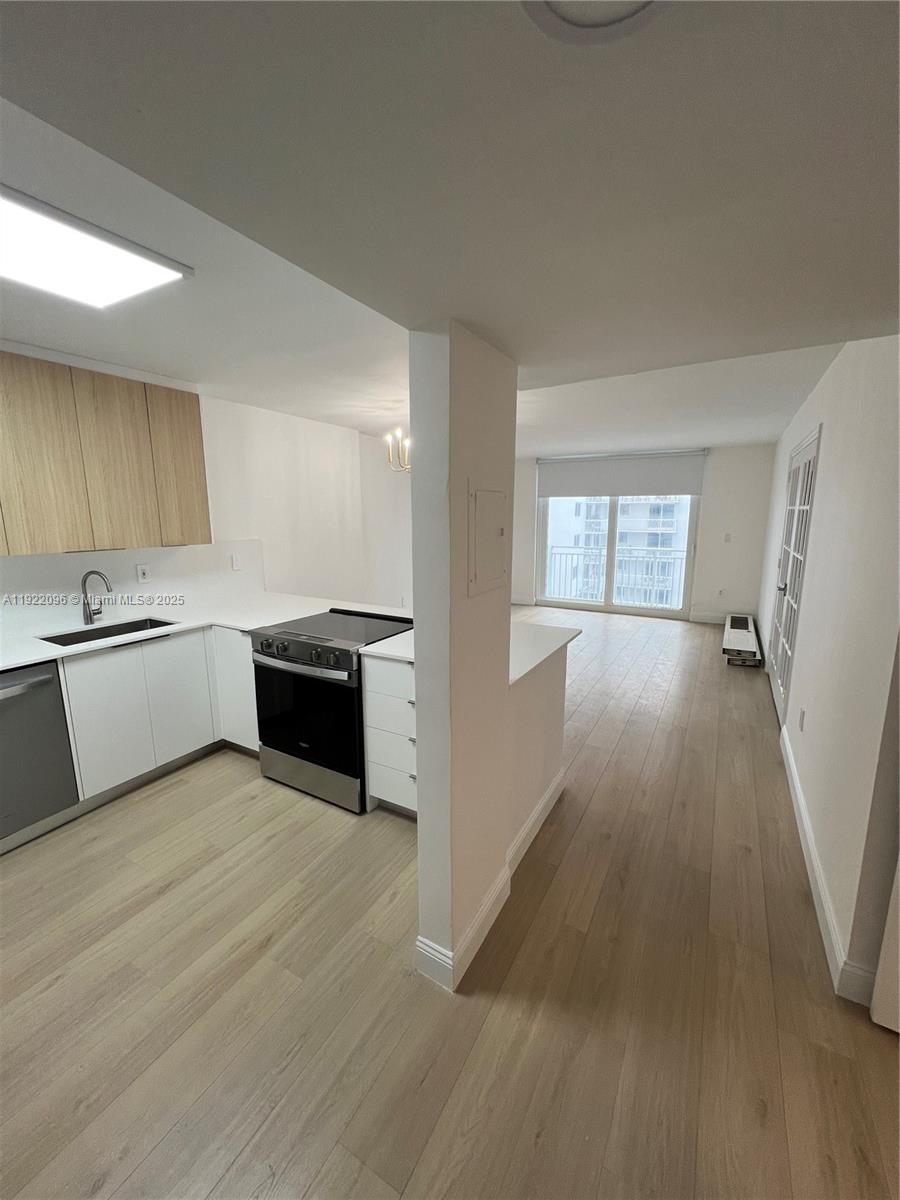 345 Ocean Dr # 523