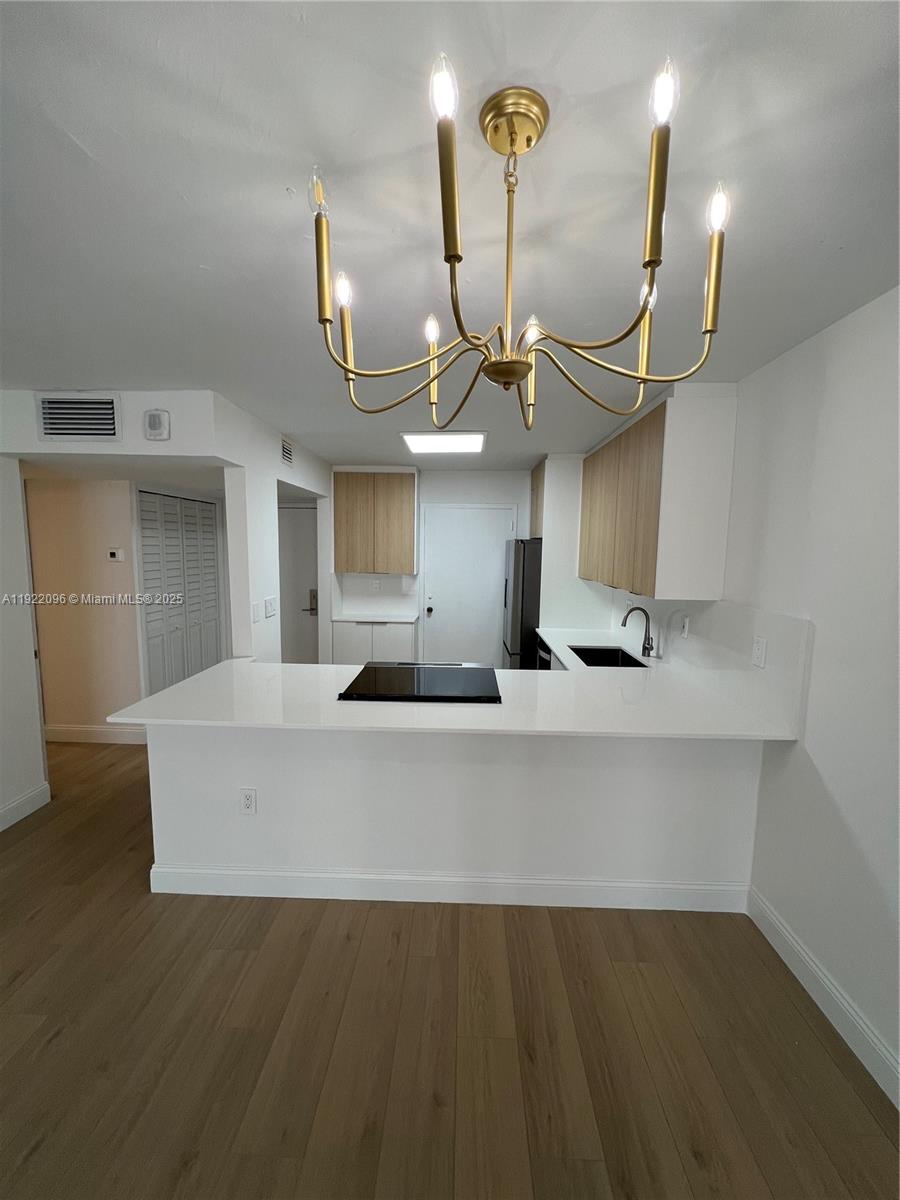 345 Ocean Dr # 523