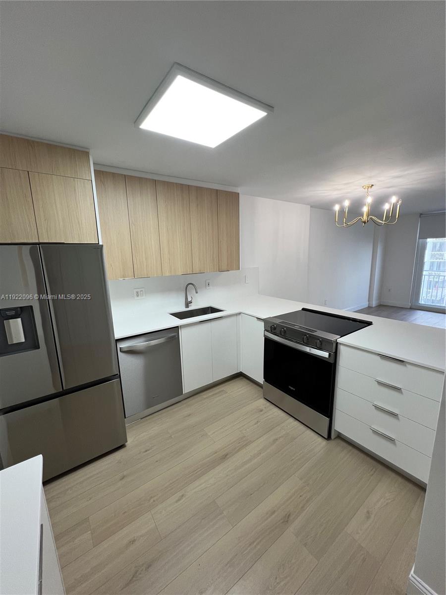 345 Ocean Dr # 523