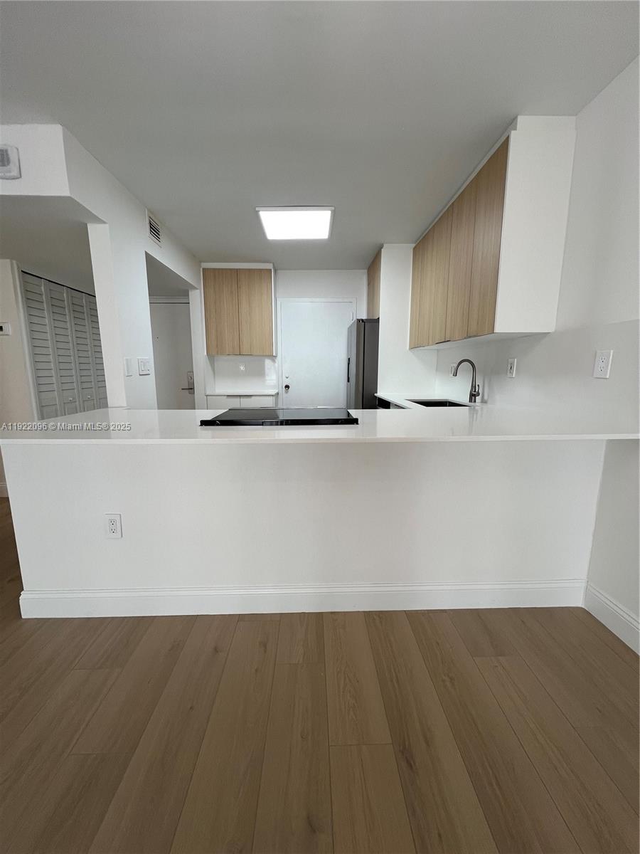 345 Ocean Dr # 523