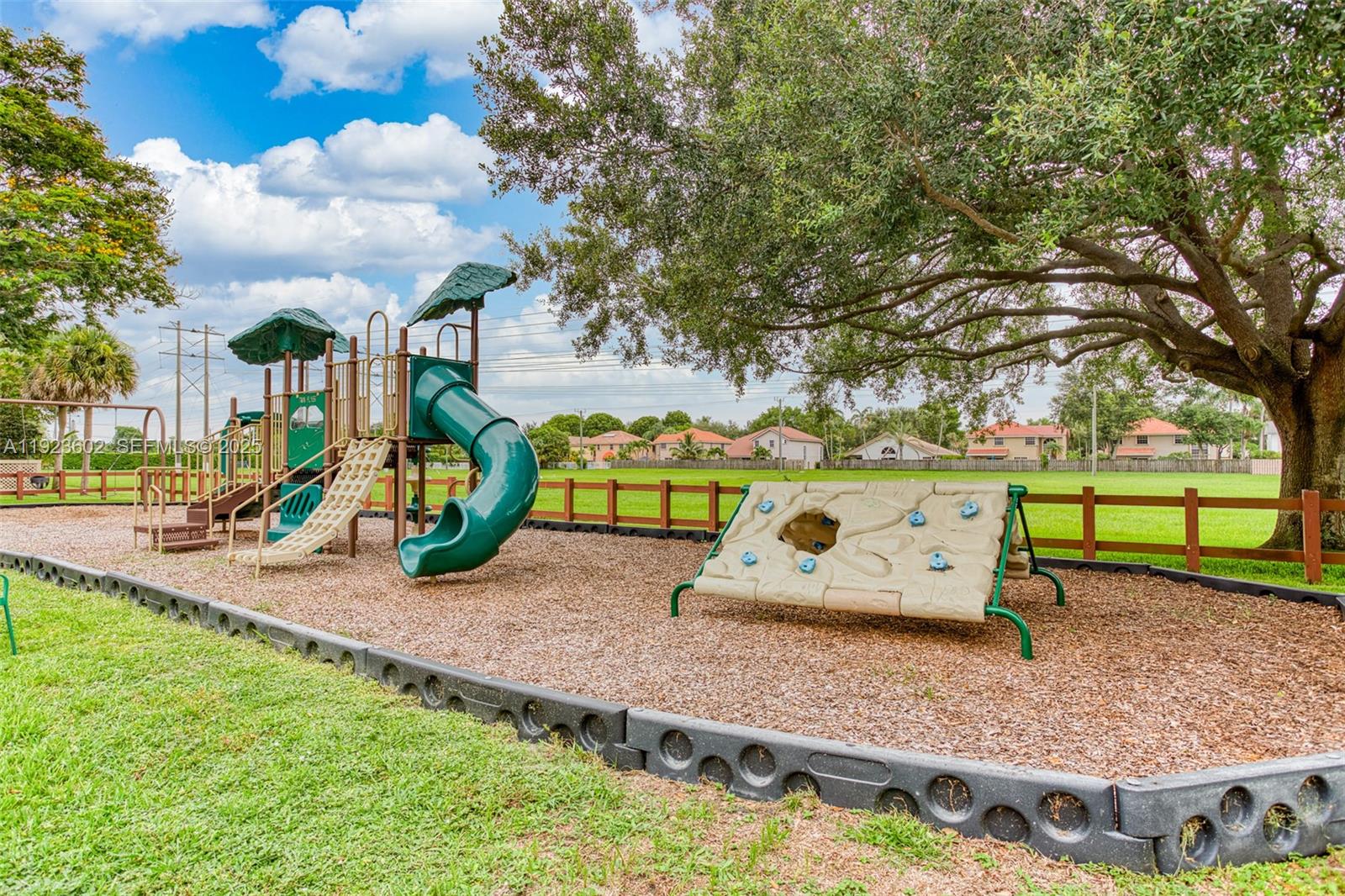 10935 Neptune Dr
