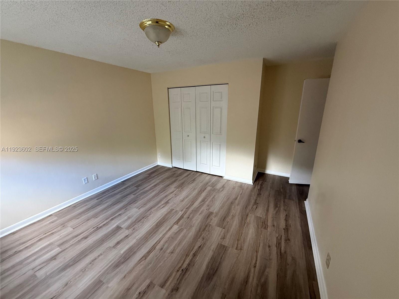 10935 Neptune Dr