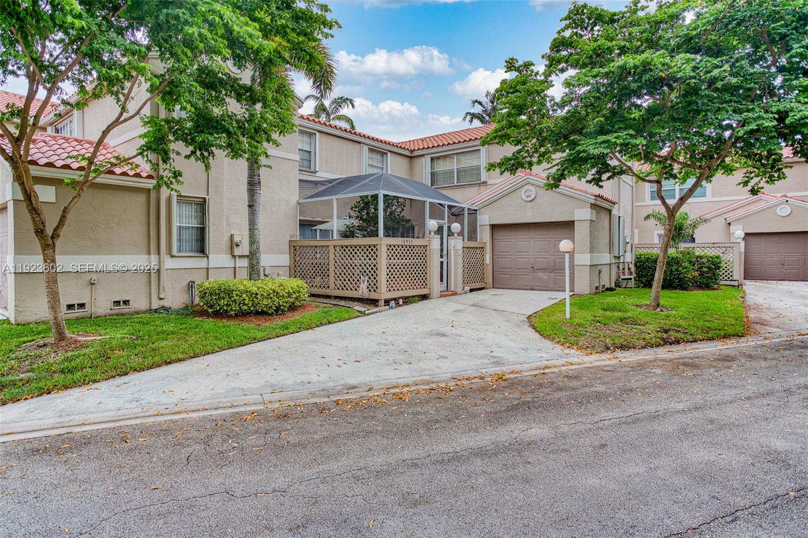 10935 Neptune Dr