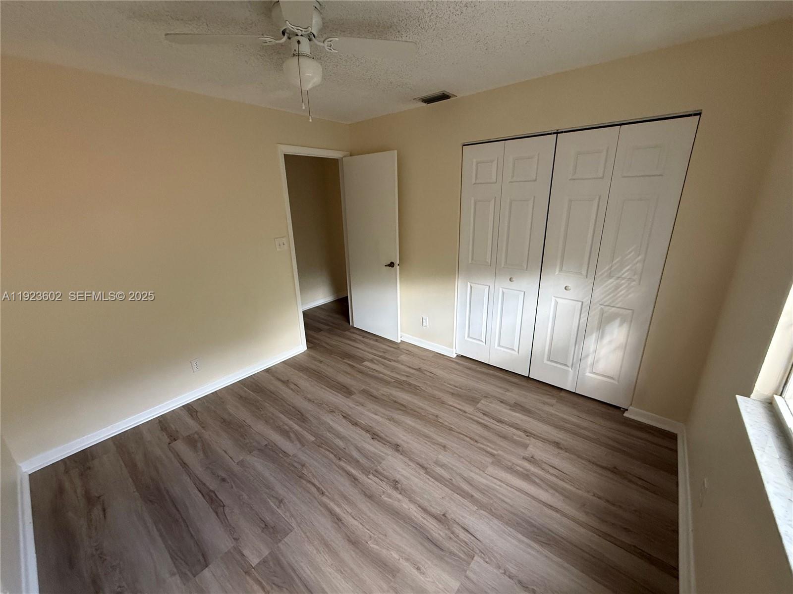 10935 Neptune Dr