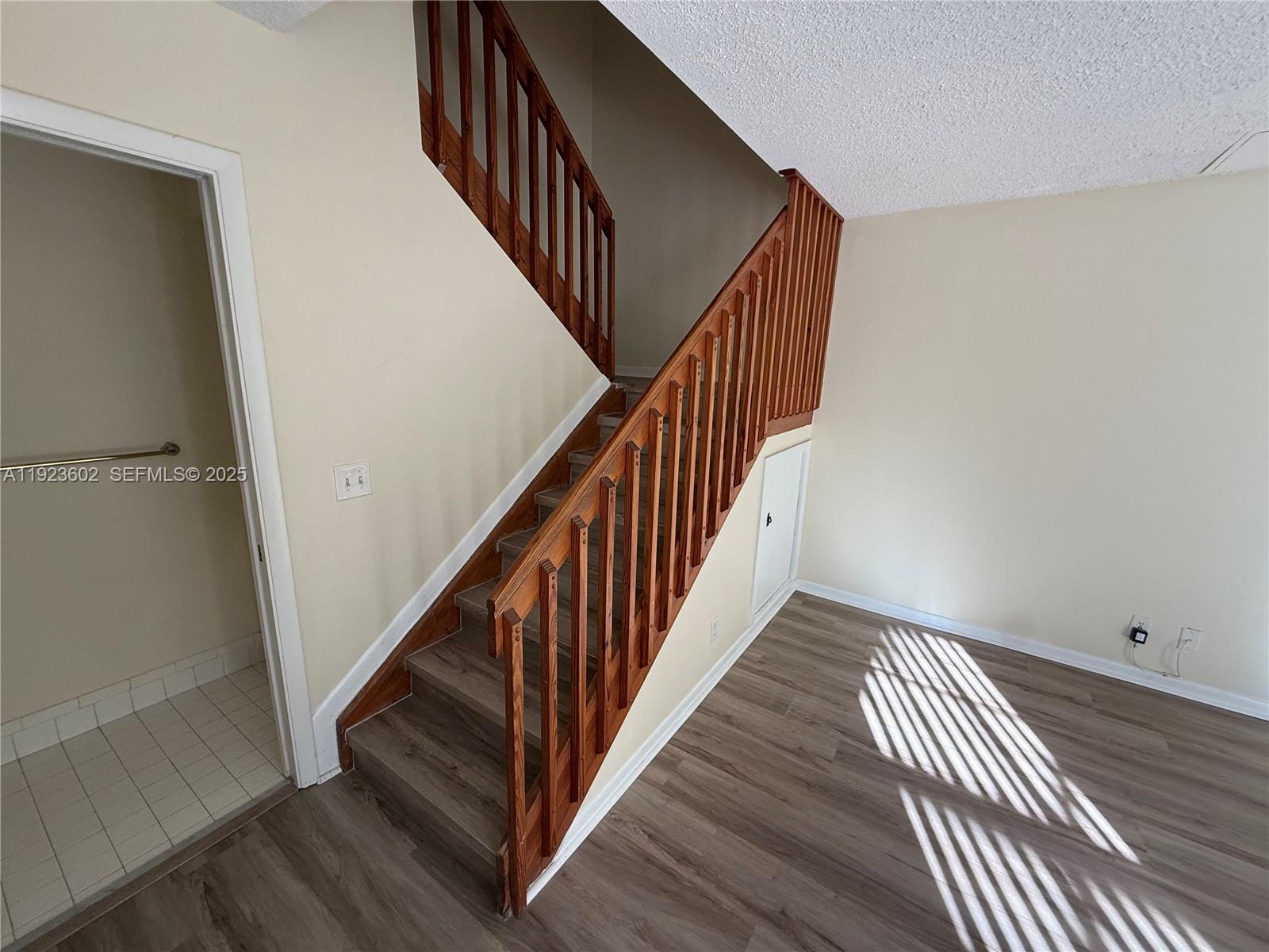 10935 Neptune Dr