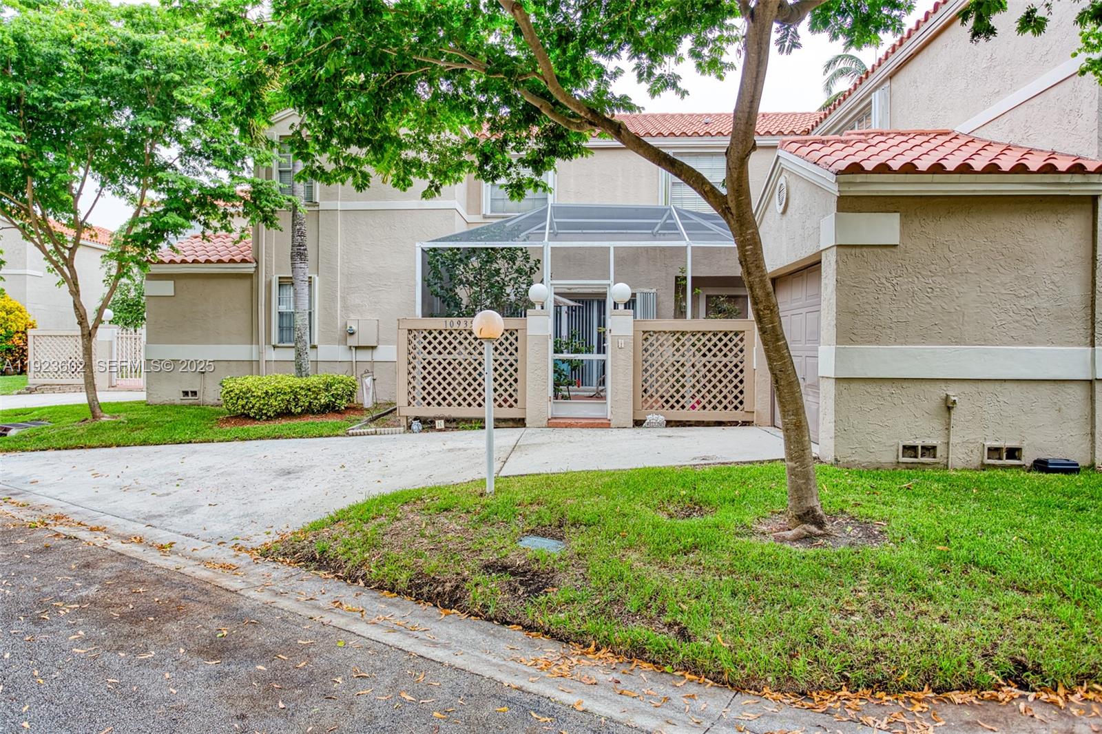 10935 Neptune Dr