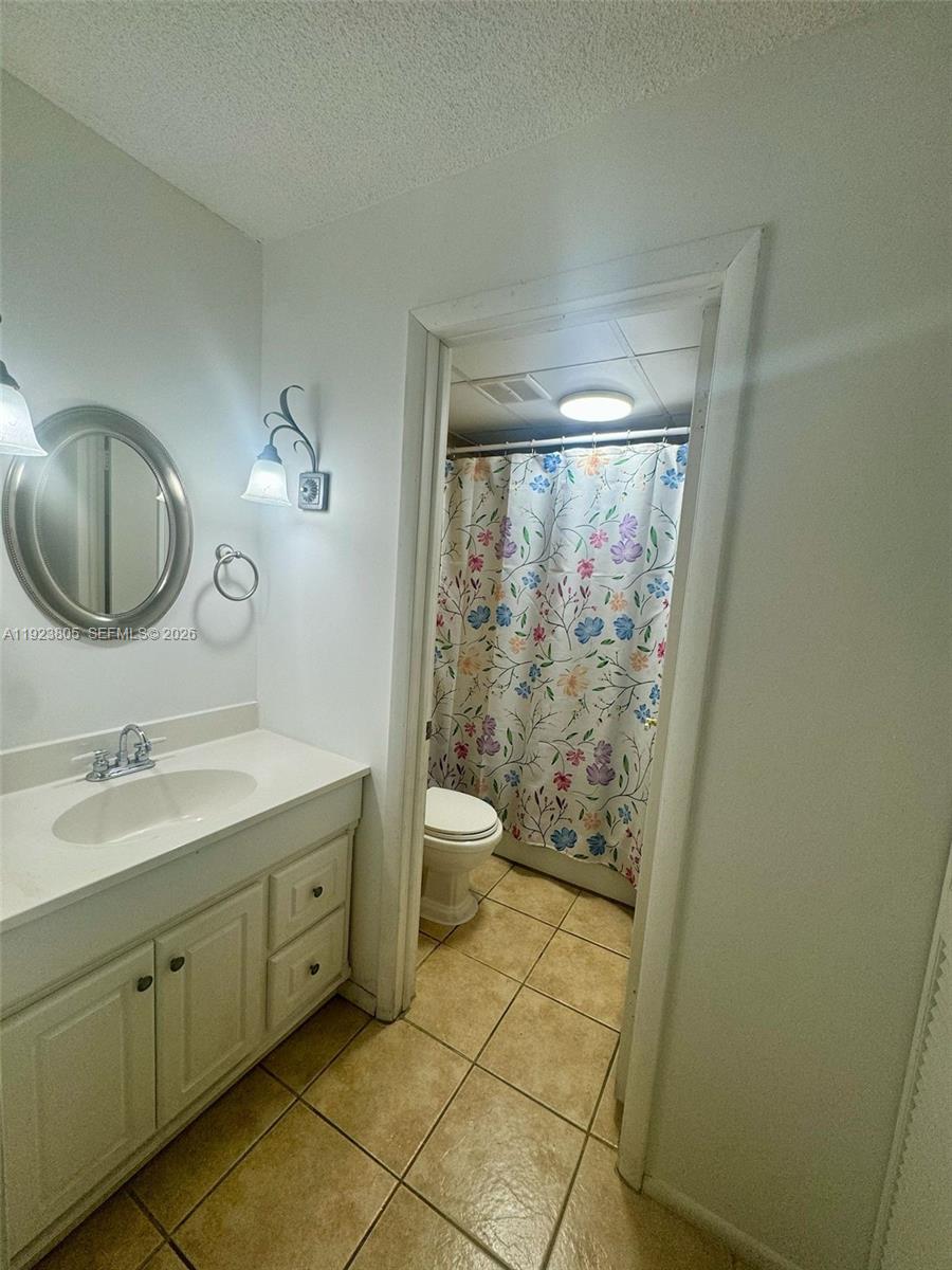 3720 Inverrary Dr # 1S