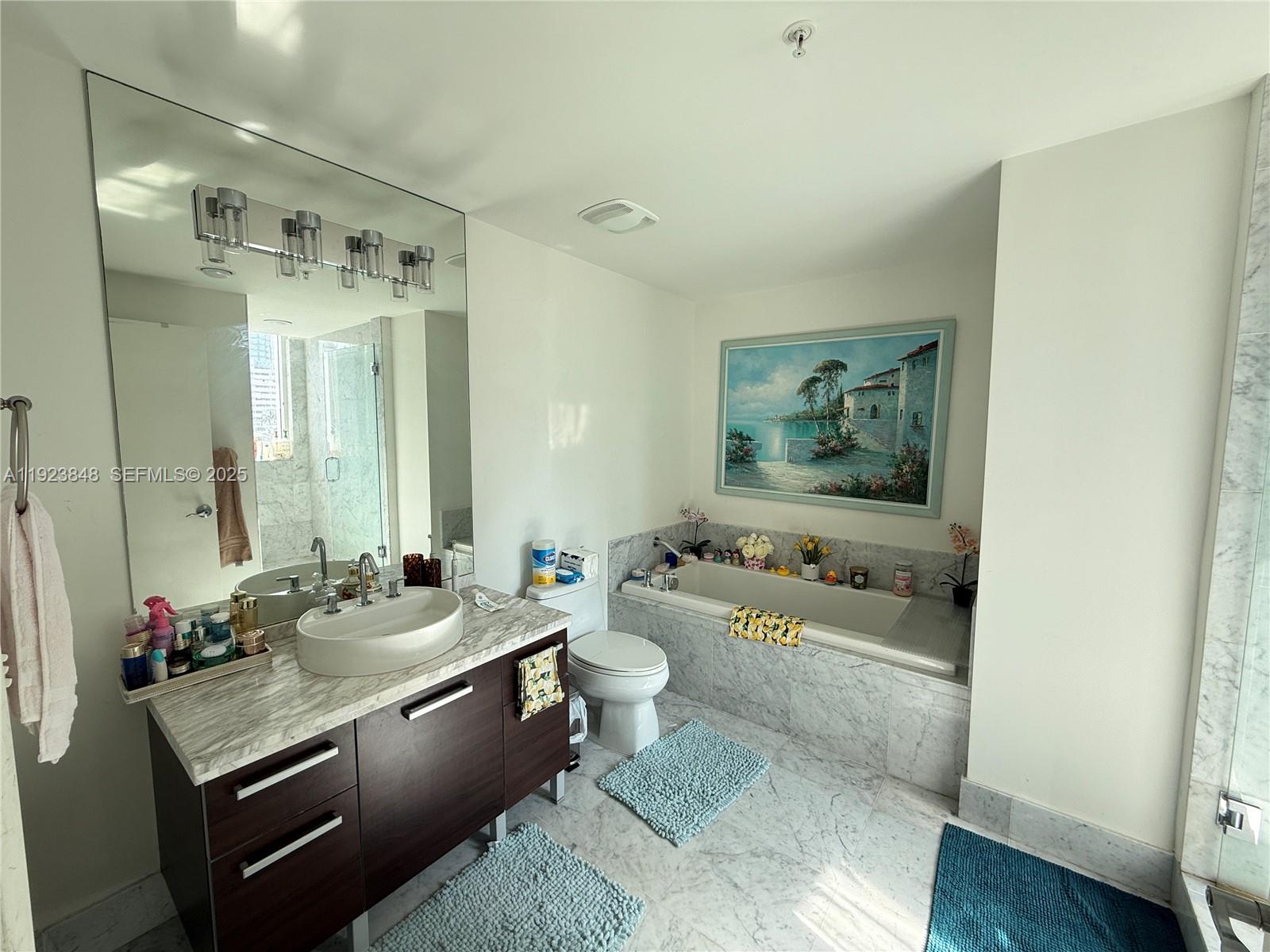 253 NE 2nd St # 908
