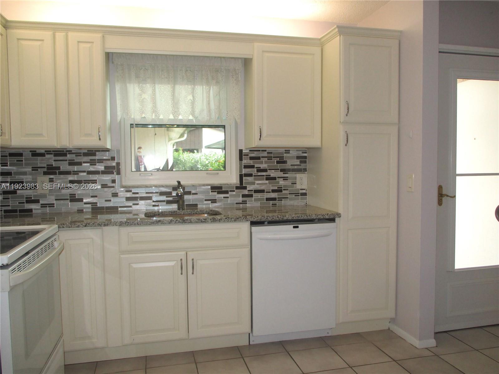 6531 SE Federal Hwy # 112 Unit: D 112