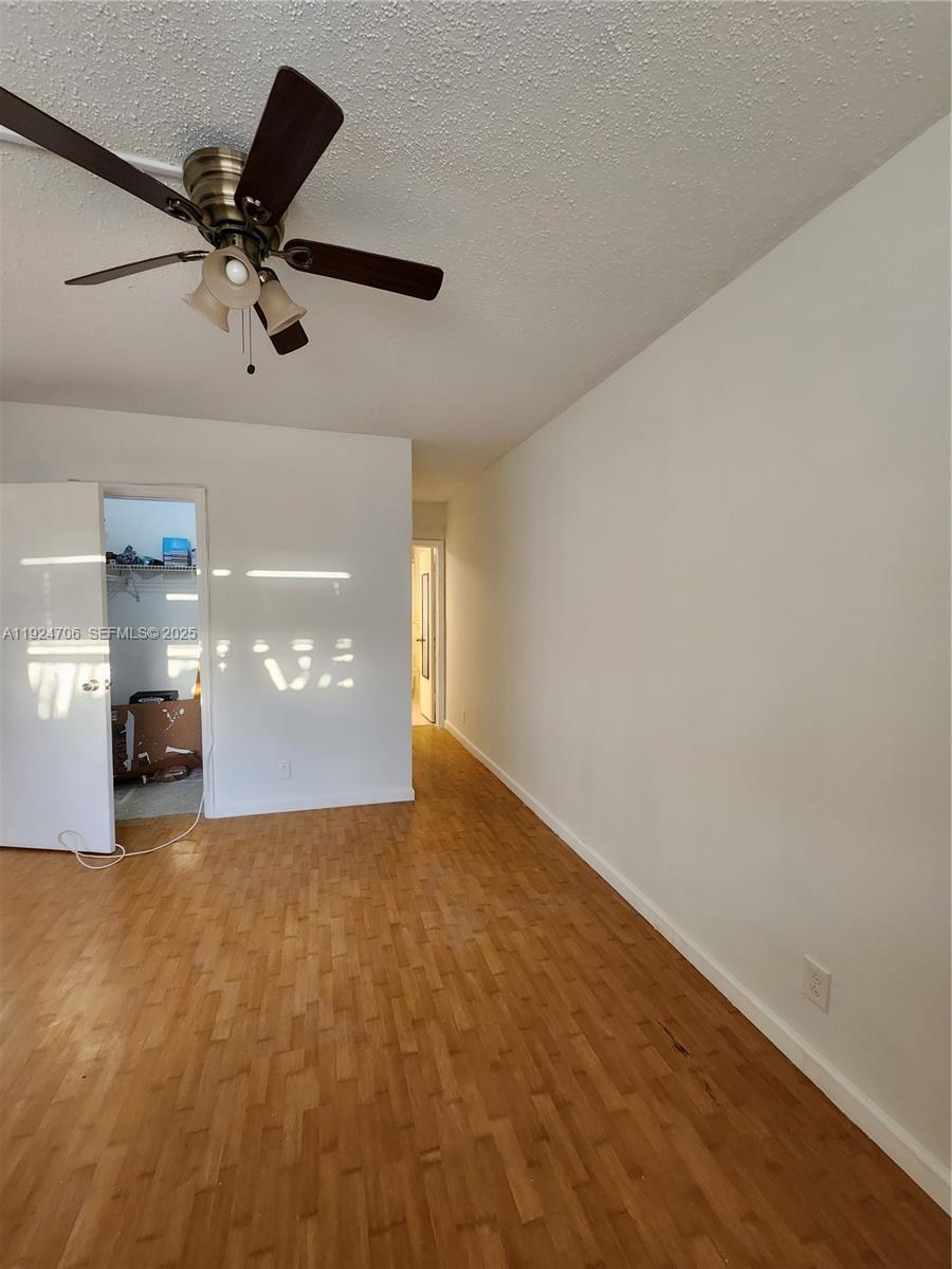 1100 NE 9th Ave # 203