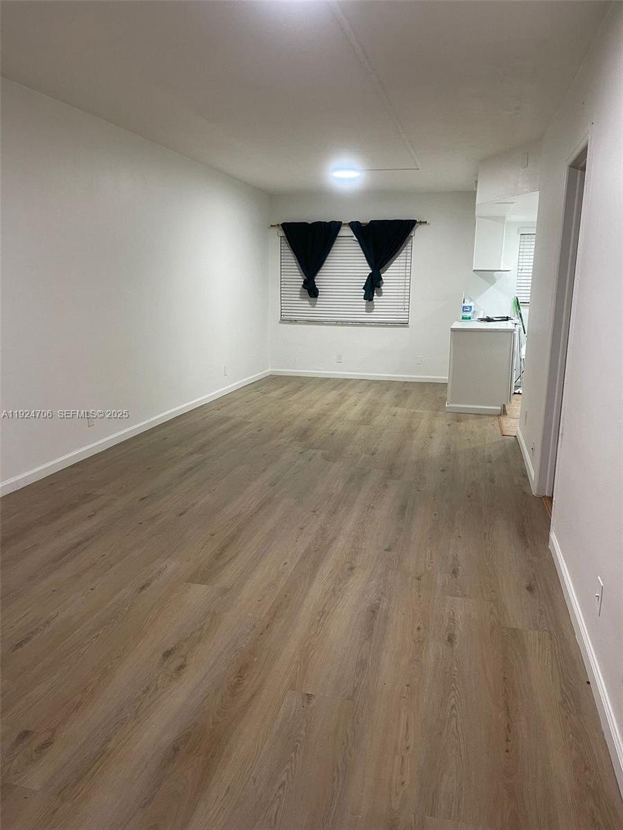 1100 NE 9th Ave # 203