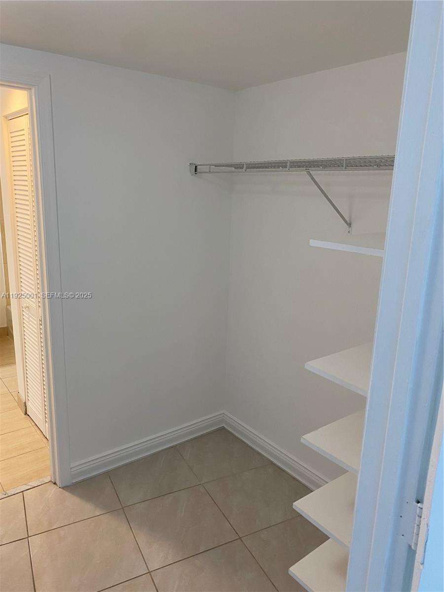 1750 N Bayshore Dr # 2609