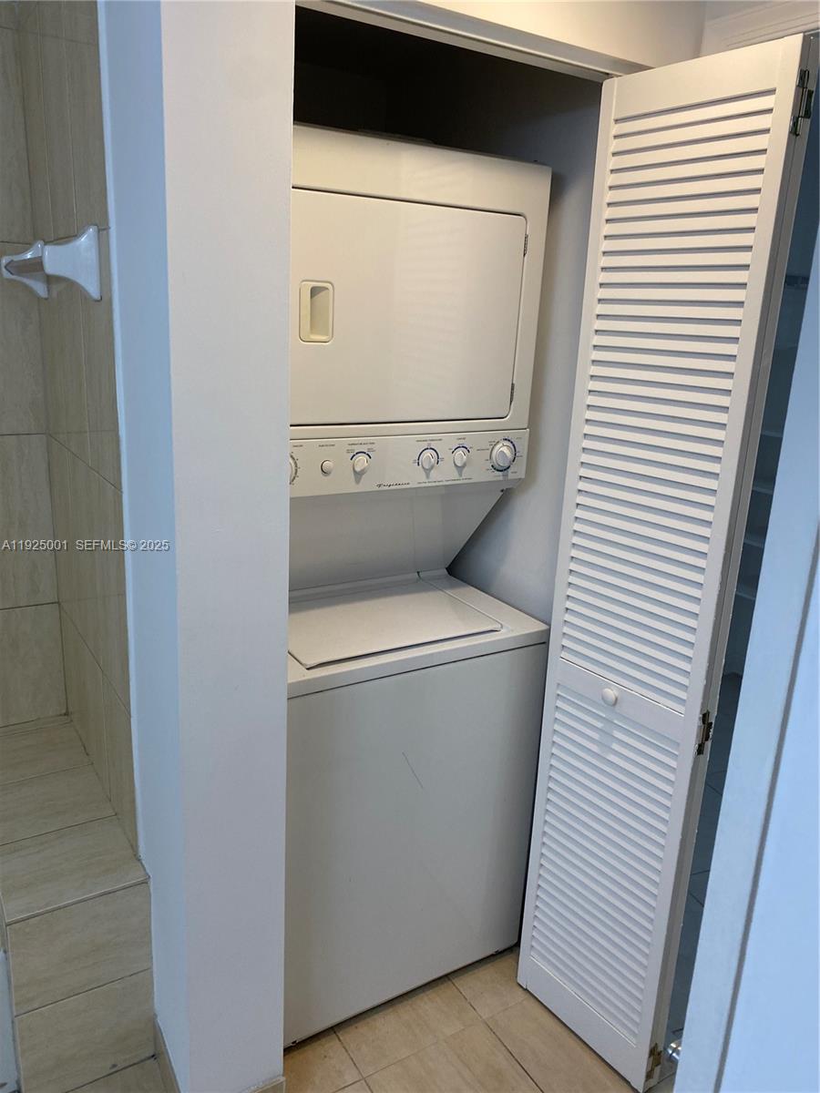 1750 N Bayshore Dr # 2609