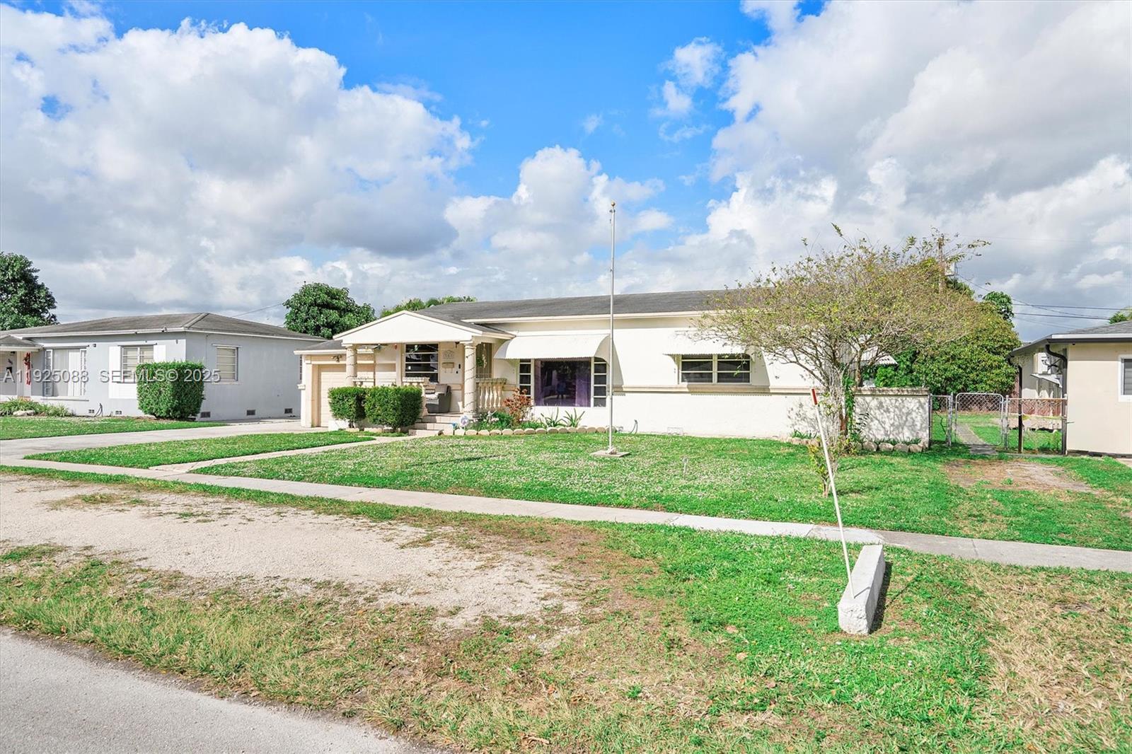 355 W 54th St