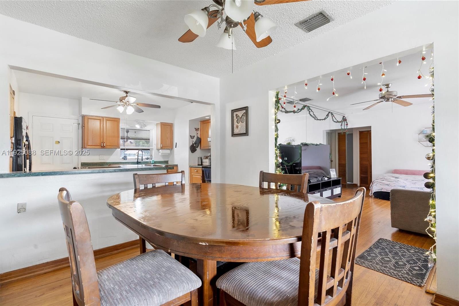 355 W 54th St