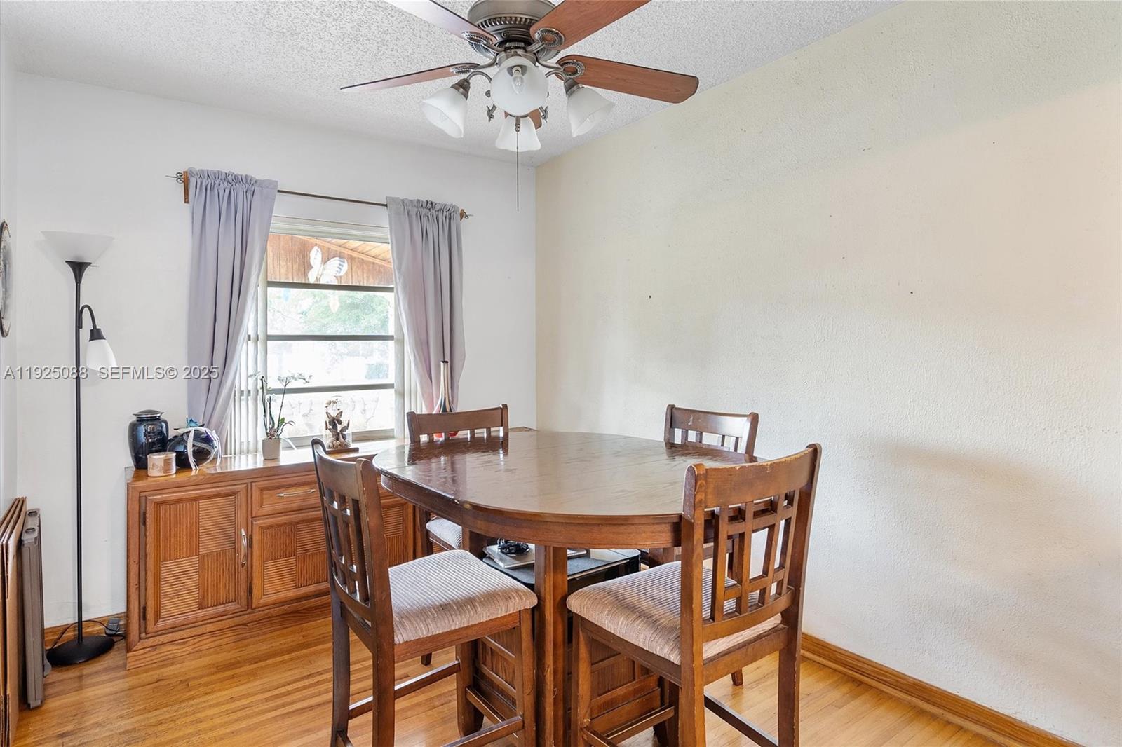 355 W 54th St