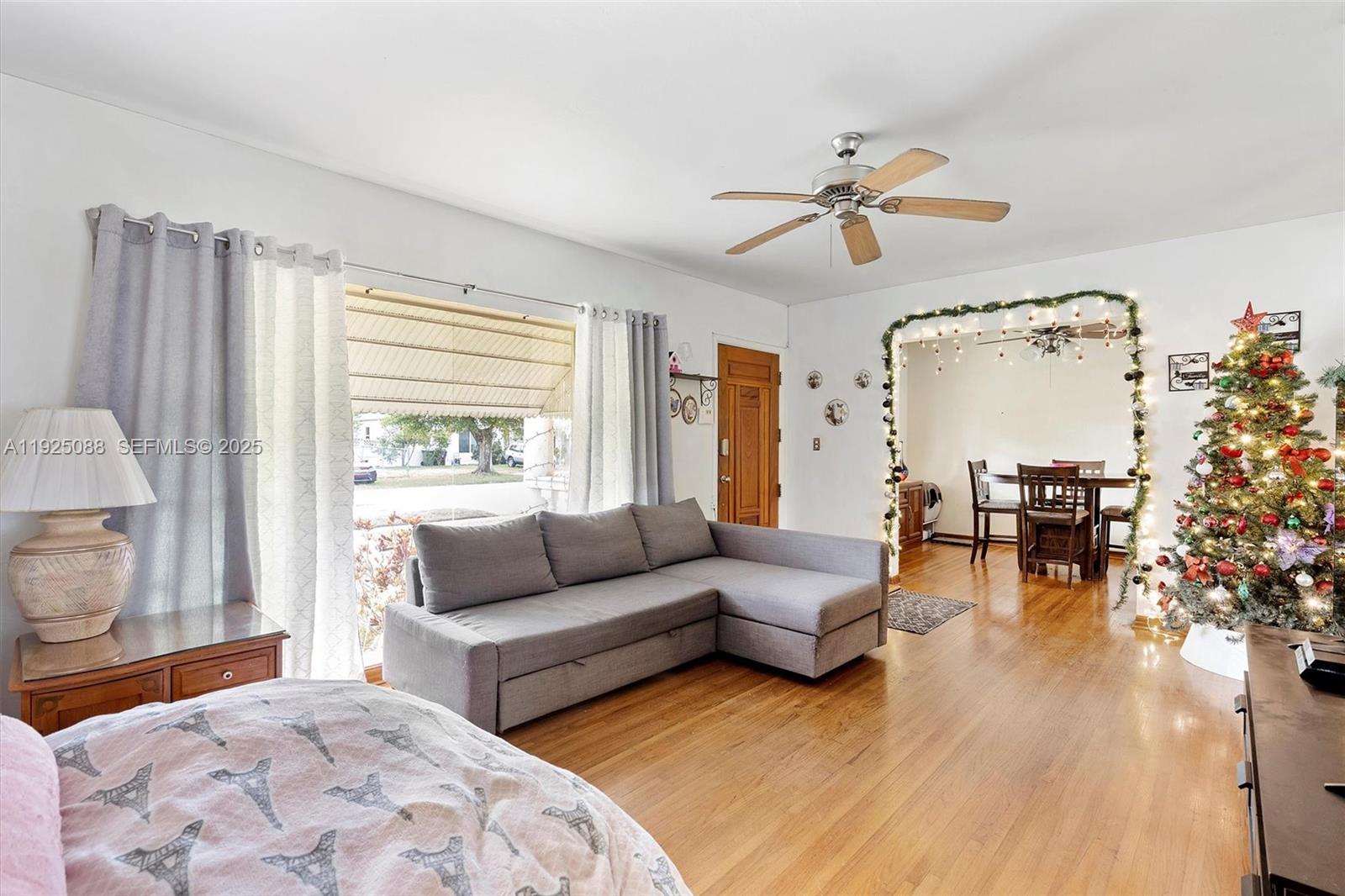 355 W 54th St