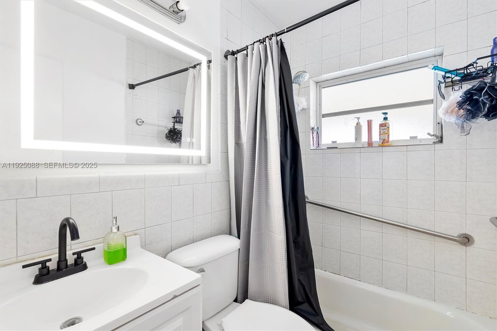 355 W 54th St
