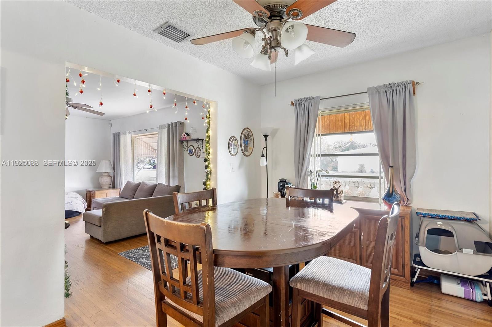 355 W 54th St