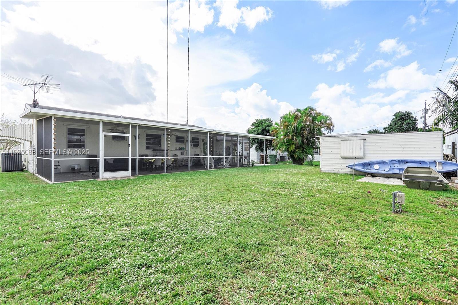 355 W 54th St