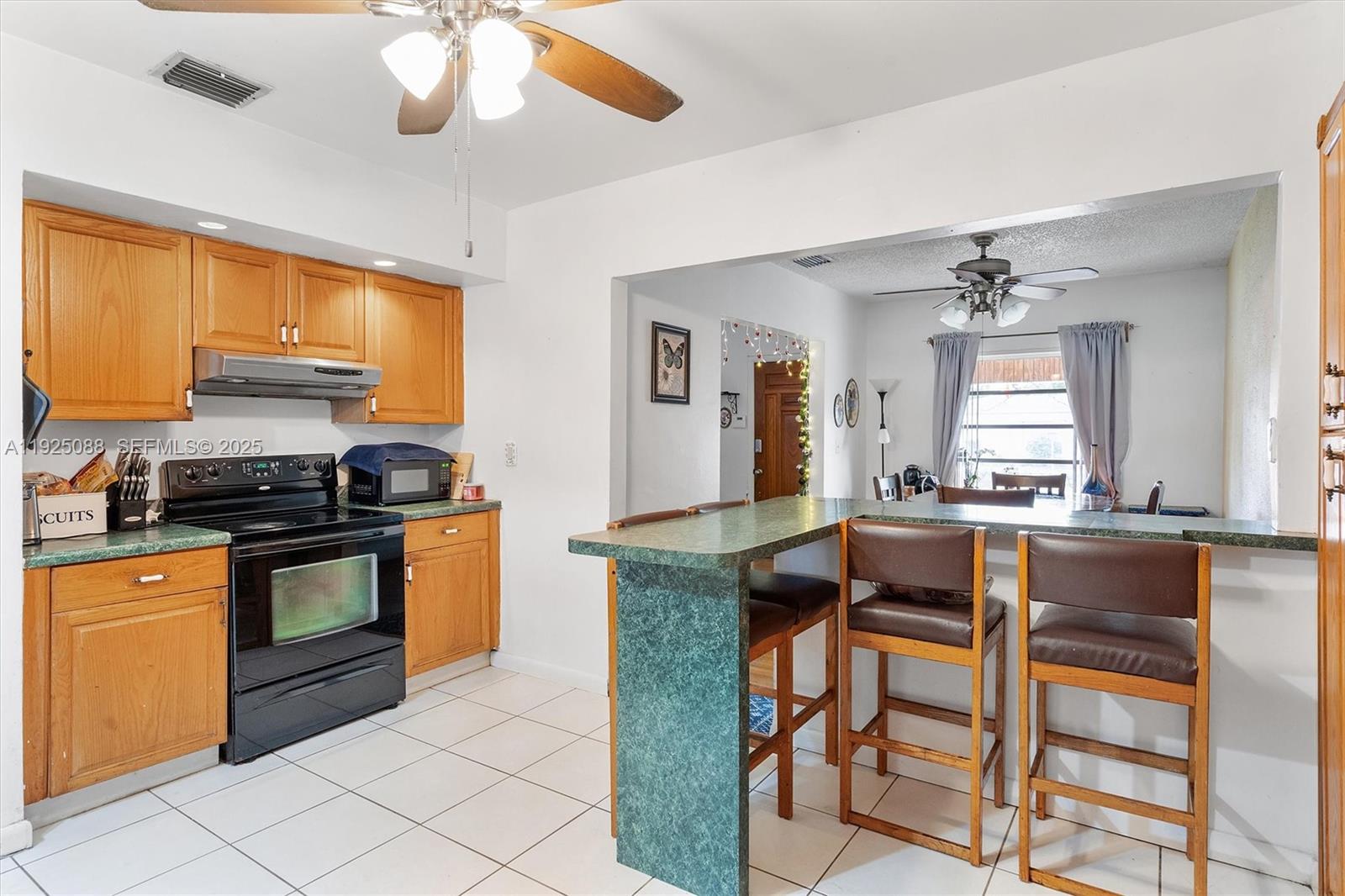 355 W 54th St