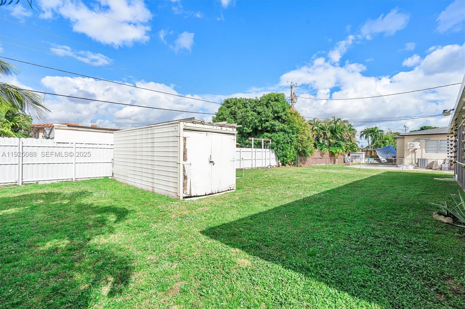 355 W 54th St